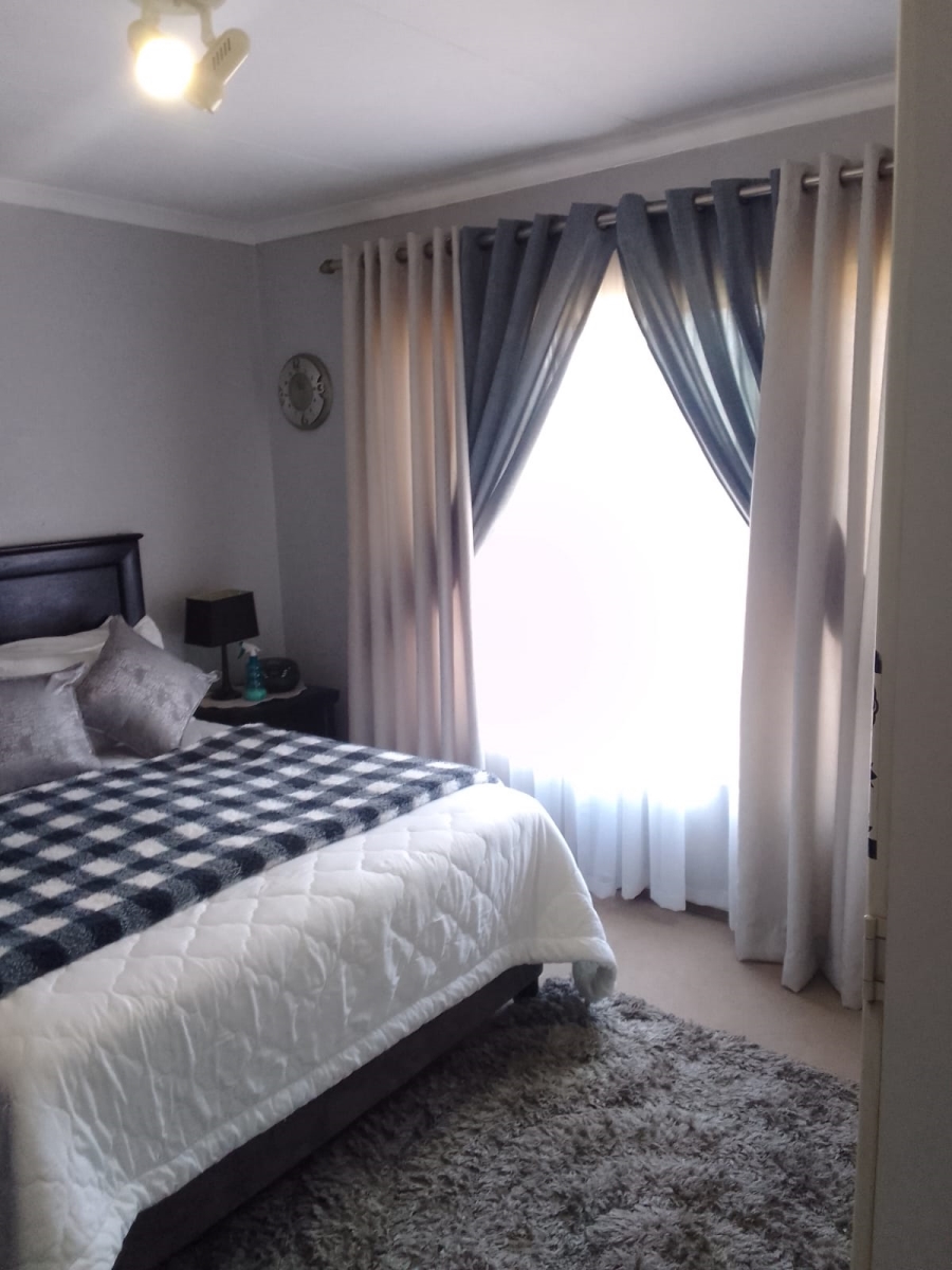 2 Bedroom Property for Sale in Wilgeheuwel Gauteng