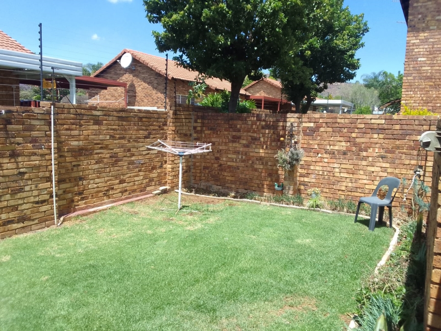 2 Bedroom Property for Sale in Wilgeheuwel Gauteng