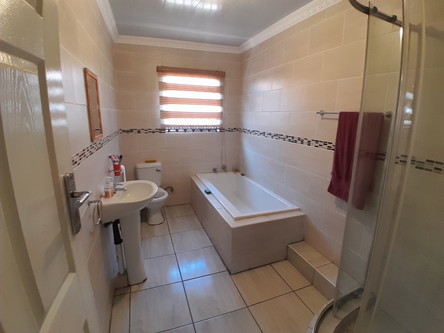 3 Bedroom Property for Sale in Kagiso Gauteng