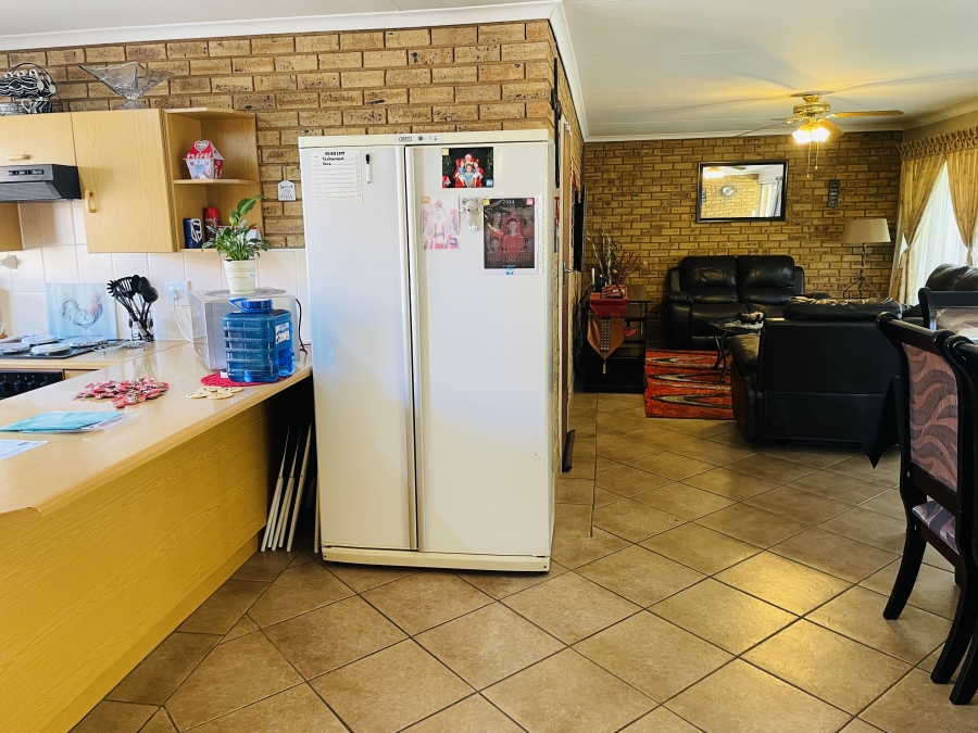 3 Bedroom Property for Sale in Noordheuwel Gauteng