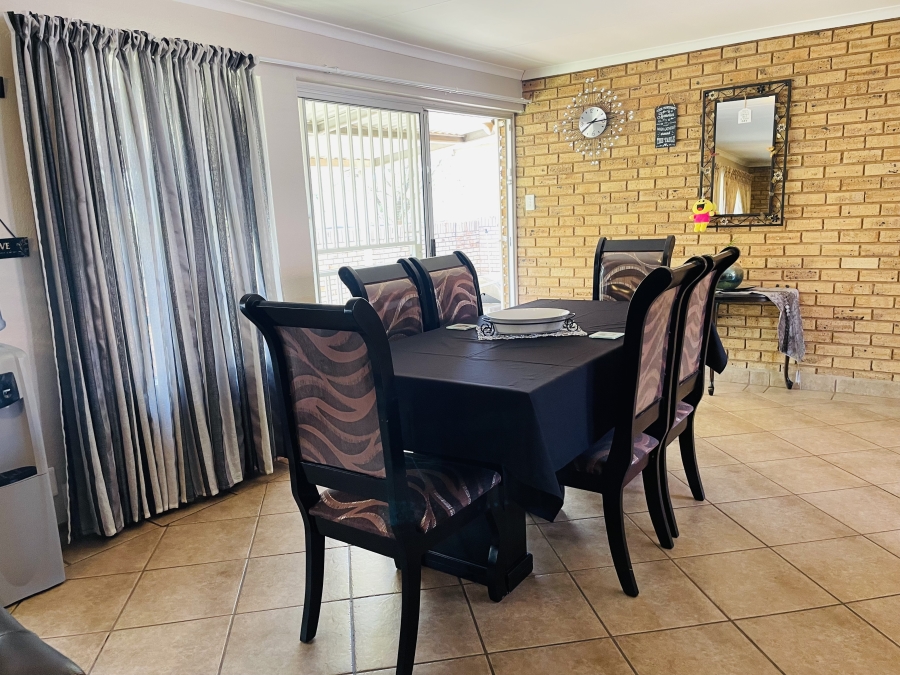 3 Bedroom Property for Sale in Noordheuwel Gauteng