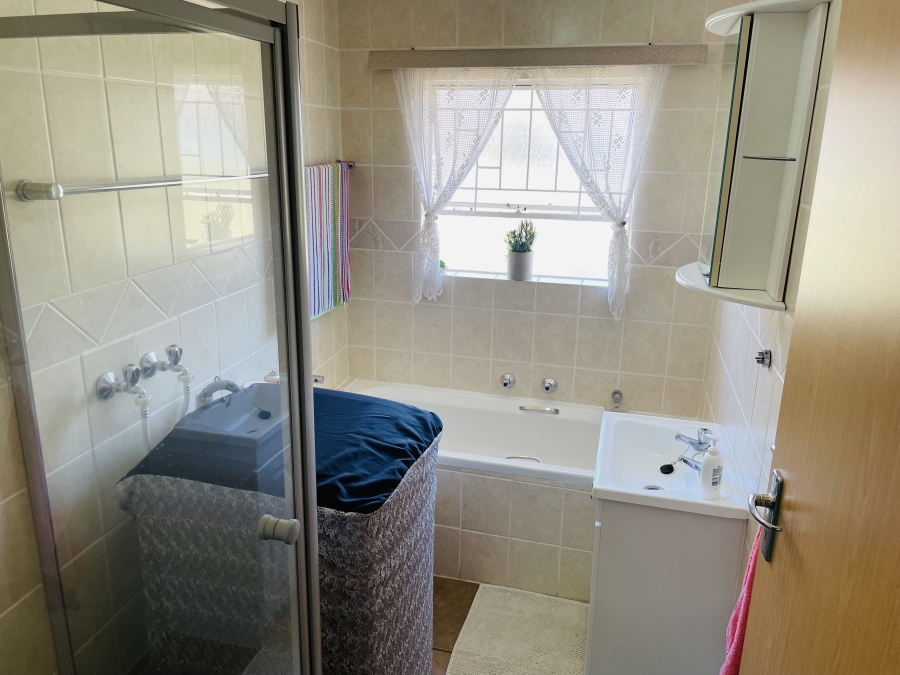 3 Bedroom Property for Sale in Noordheuwel Gauteng