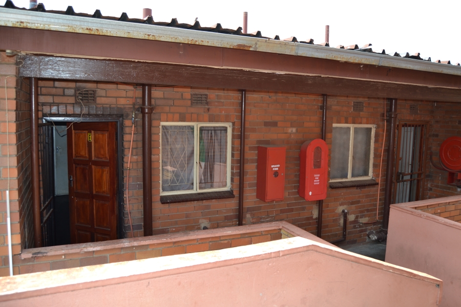 18 Bedroom Property for Sale in Luipaardsvlei Gauteng