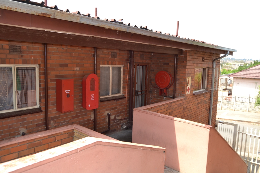 18 Bedroom Property for Sale in Luipaardsvlei Gauteng