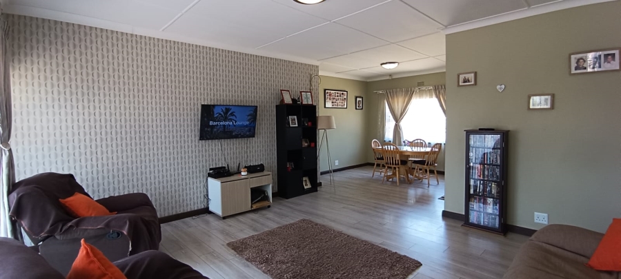 4 Bedroom Property for Sale in South Crest Gauteng