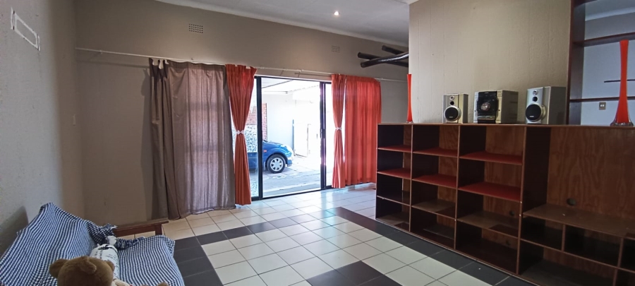 3 Bedroom Property for Sale in Verwoerdpark Gauteng