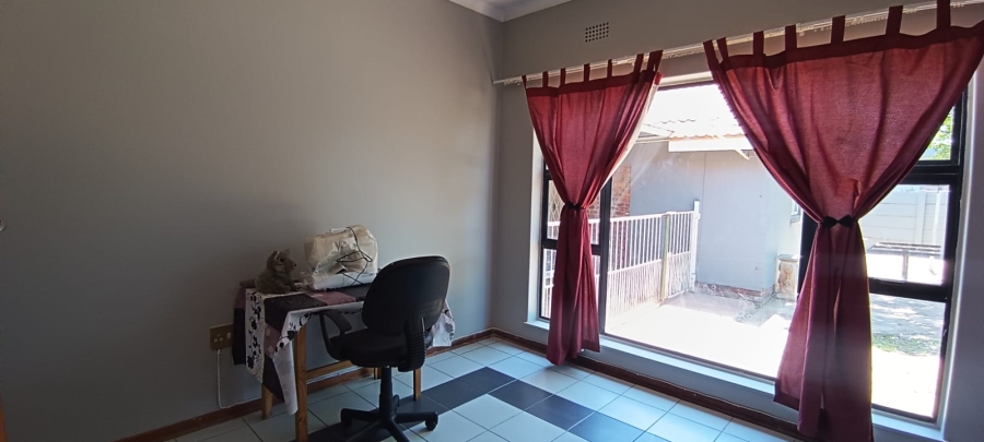 3 Bedroom Property for Sale in Verwoerdpark Gauteng