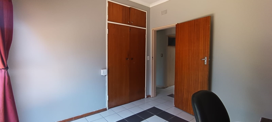 3 Bedroom Property for Sale in Verwoerdpark Gauteng