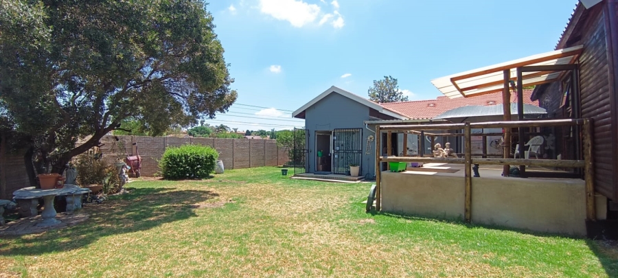 3 Bedroom Property for Sale in Verwoerdpark Gauteng