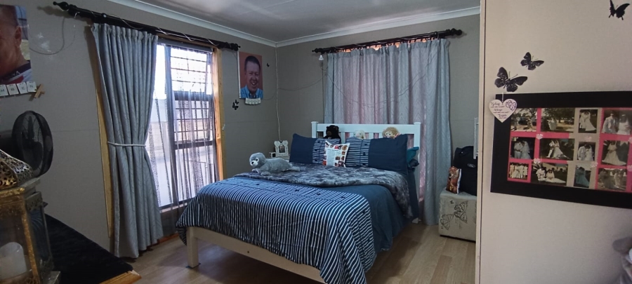 3 Bedroom Property for Sale in Verwoerdpark Gauteng