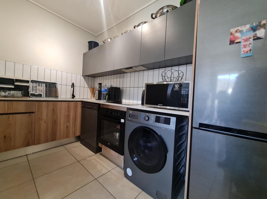 1 Bedroom Property for Sale in Mulbarton Gauteng