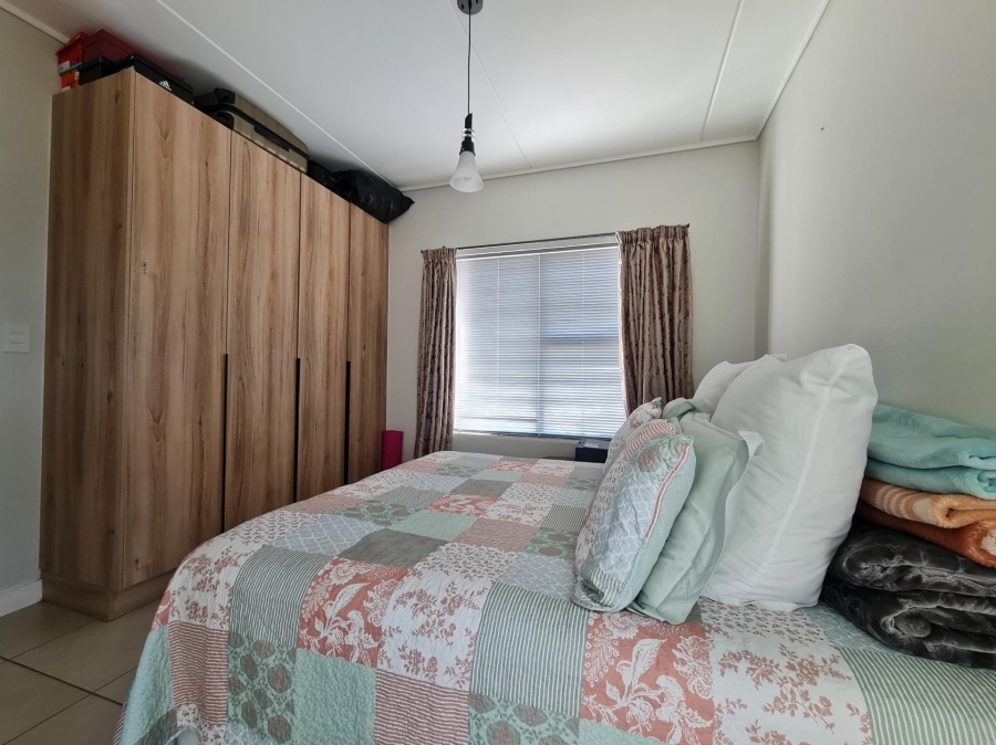 1 Bedroom Property for Sale in Mulbarton Gauteng