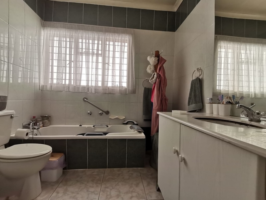 3 Bedroom Property for Sale in Robertsham Gauteng