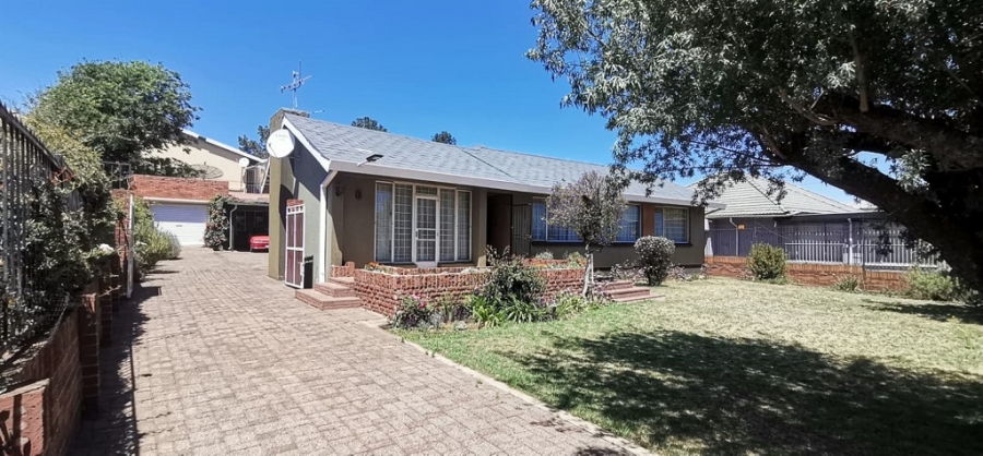 3 Bedroom Property for Sale in Robertsham Gauteng