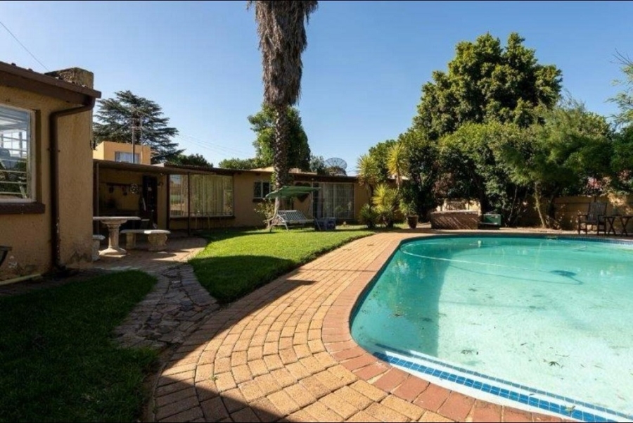 5 Bedroom Property for Sale in Robertsham Gauteng