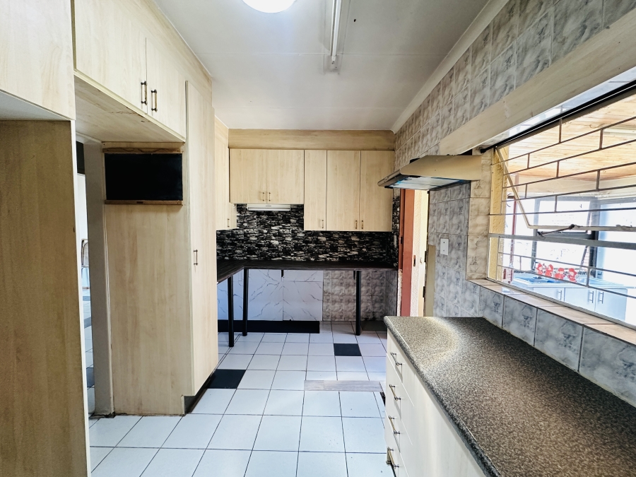 3 Bedroom Property for Sale in Verwoerdpark Gauteng