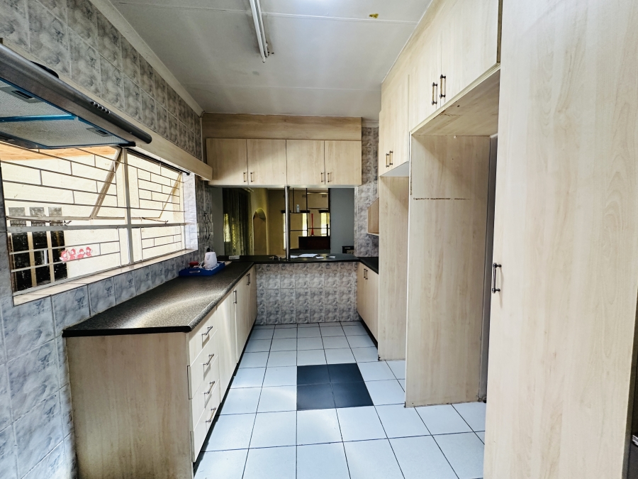 3 Bedroom Property for Sale in Verwoerdpark Gauteng