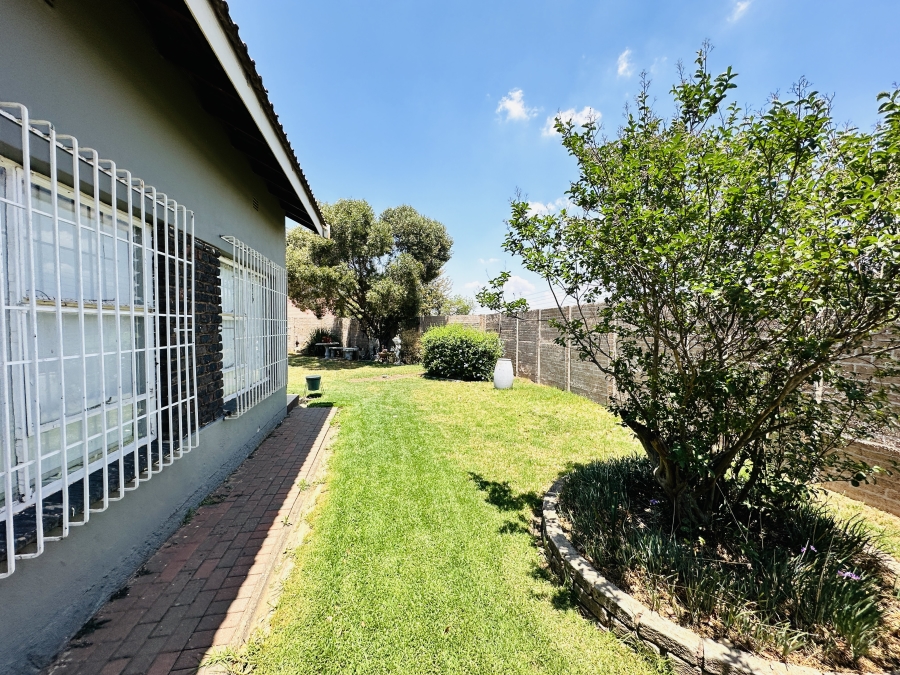 3 Bedroom Property for Sale in Verwoerdpark Gauteng