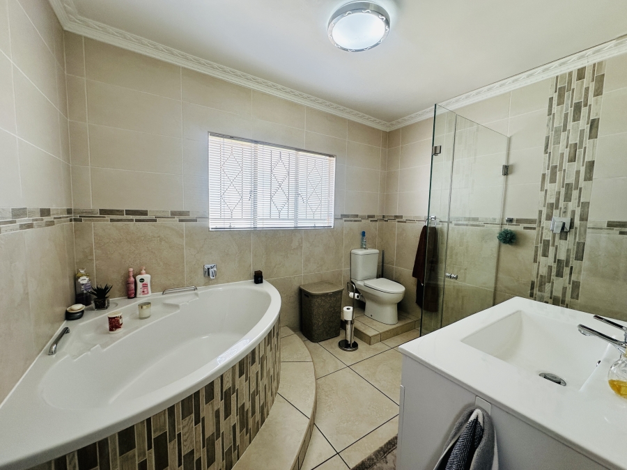 4 Bedroom Property for Sale in Lambton Gauteng