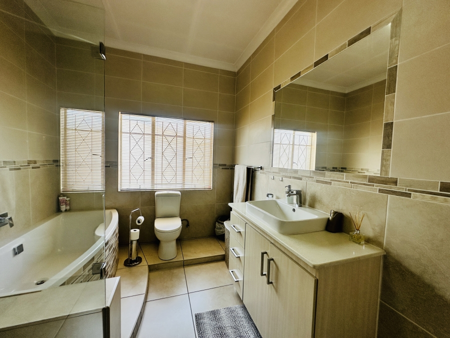 4 Bedroom Property for Sale in Lambton Gauteng