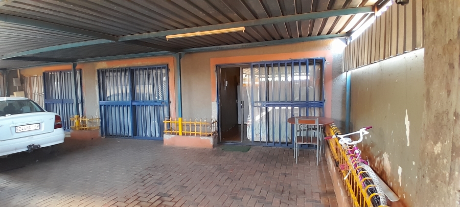 2 Bedroom Property for Sale in Dawn Park Gauteng