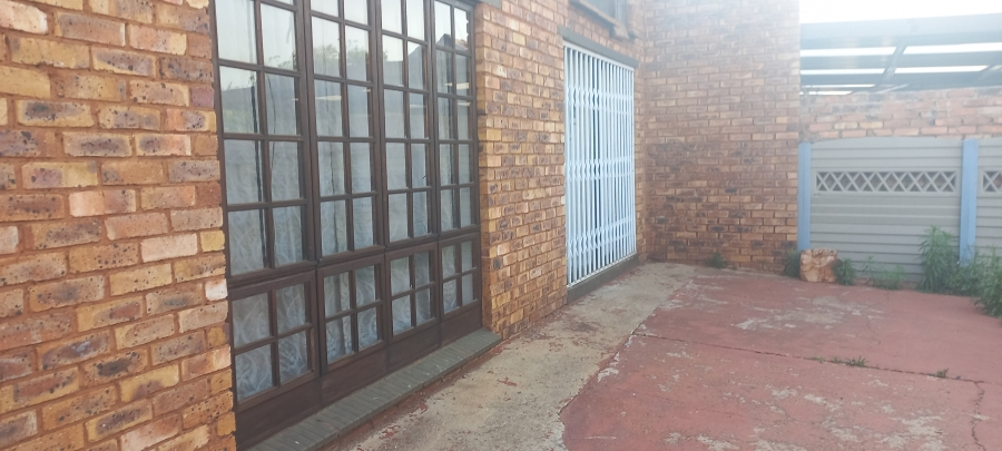 To Let 2 Bedroom Property for Rent in Edelweiss Gauteng