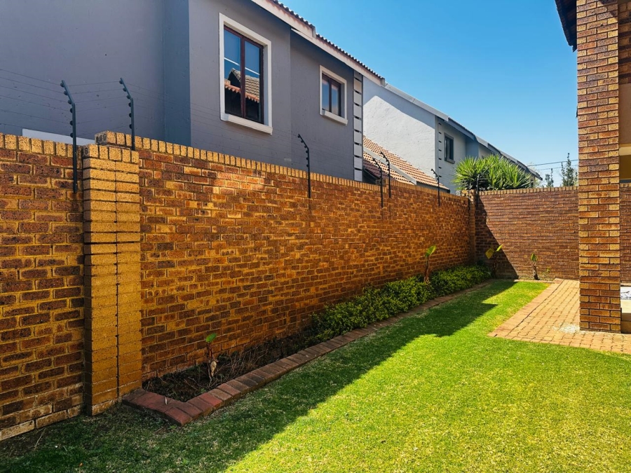 To Let 3 Bedroom Property for Rent in Sonneveld Gauteng