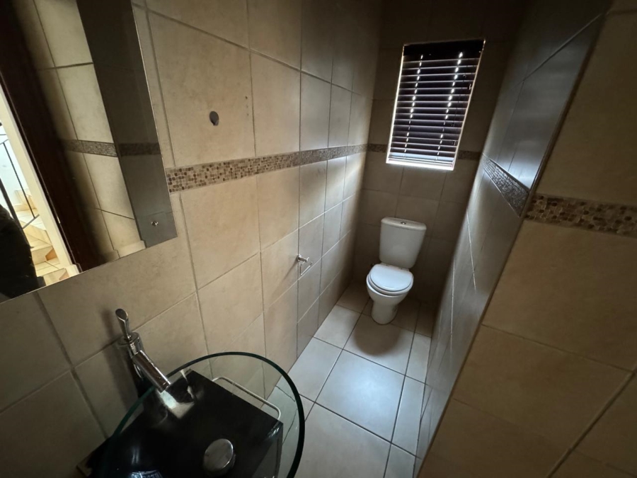 3 Bedroom Property for Sale in Kenleaf Gauteng