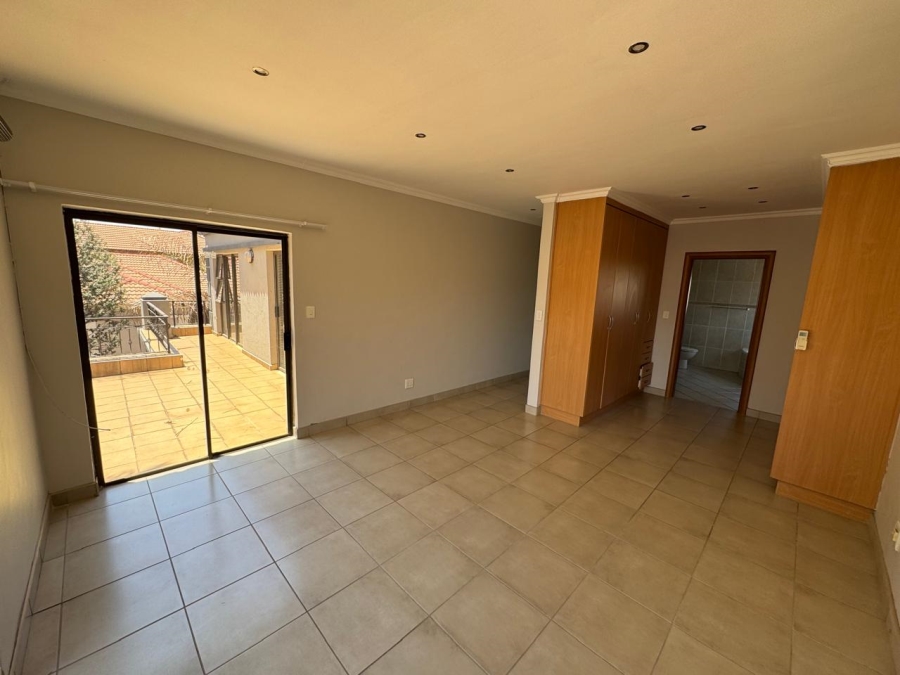 3 Bedroom Property for Sale in Kenleaf Gauteng