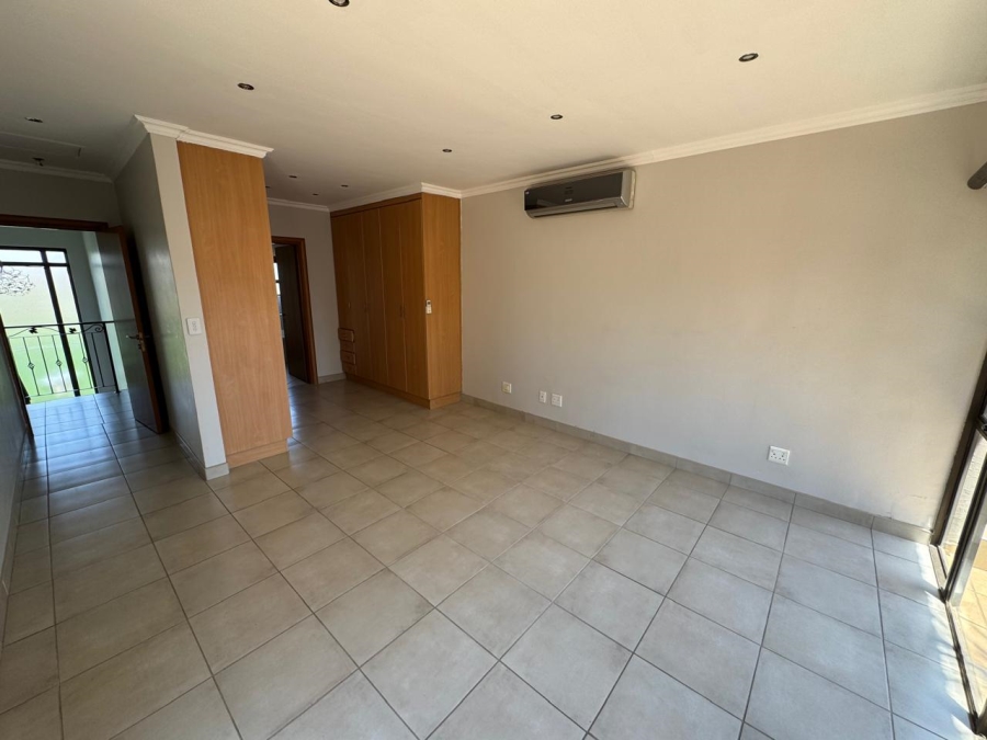 3 Bedroom Property for Sale in Kenleaf Gauteng