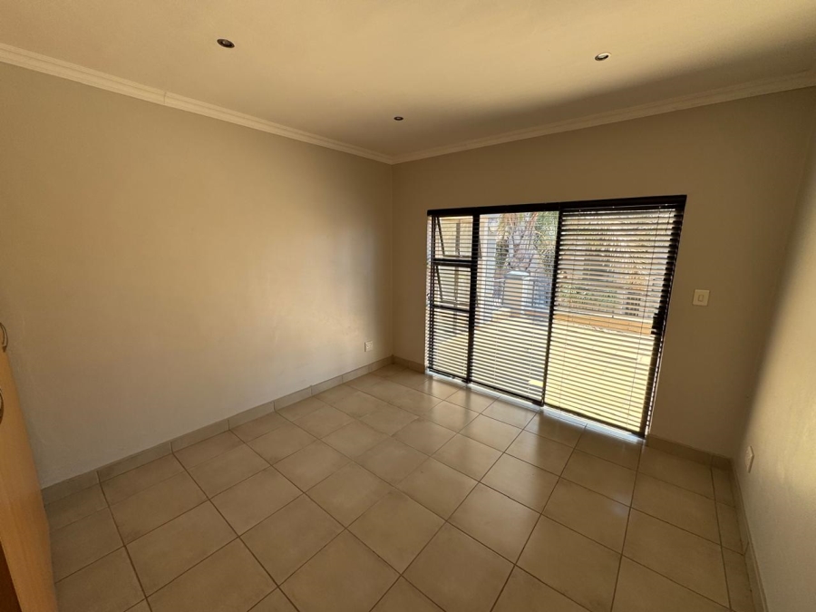 3 Bedroom Property for Sale in Kenleaf Gauteng