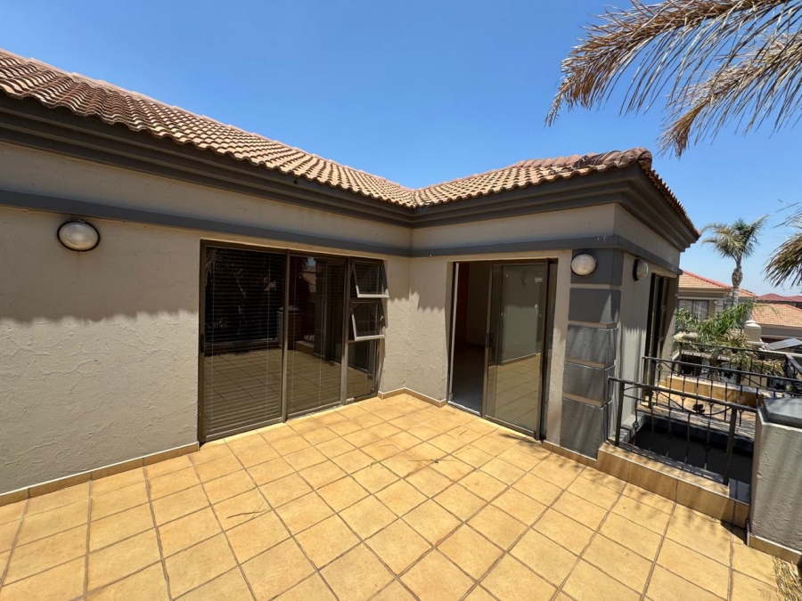 3 Bedroom Property for Sale in Kenleaf Gauteng