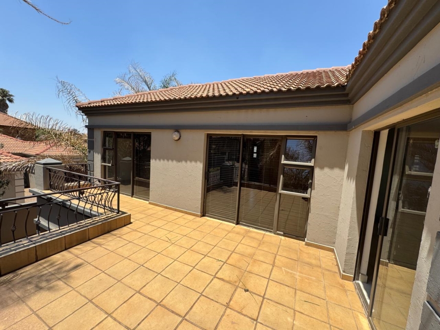 3 Bedroom Property for Sale in Kenleaf Gauteng