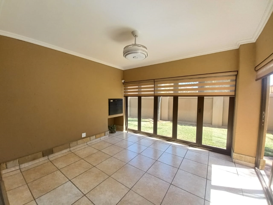 3 Bedroom Property for Sale in Kenleaf Gauteng