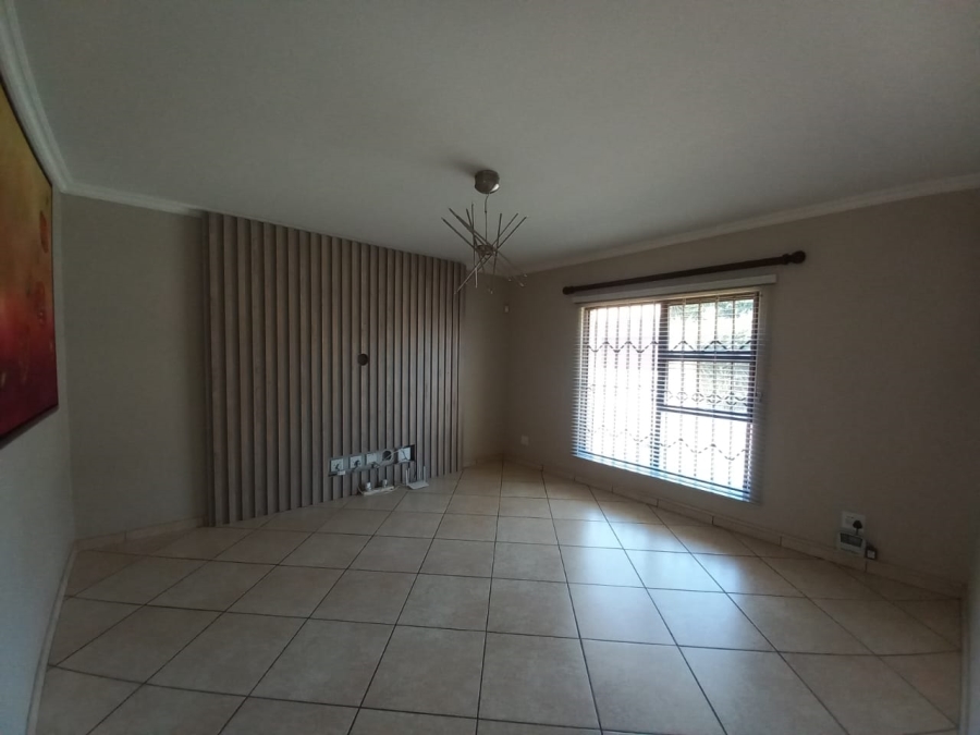 3 Bedroom Property for Sale in Kenleaf Gauteng