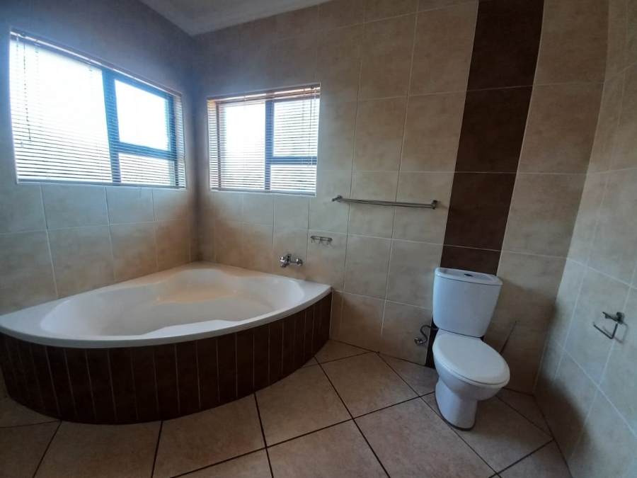 3 Bedroom Property for Sale in Kenleaf Gauteng