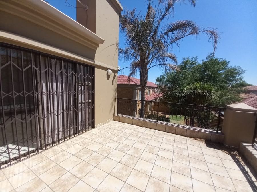 3 Bedroom Property for Sale in Kenleaf Gauteng