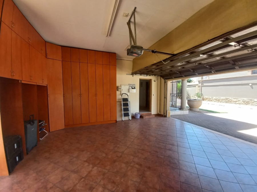 3 Bedroom Property for Sale in Kenleaf Gauteng