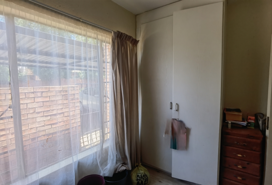 2 Bedroom Property for Sale in Heuwelsig Estate Gauteng