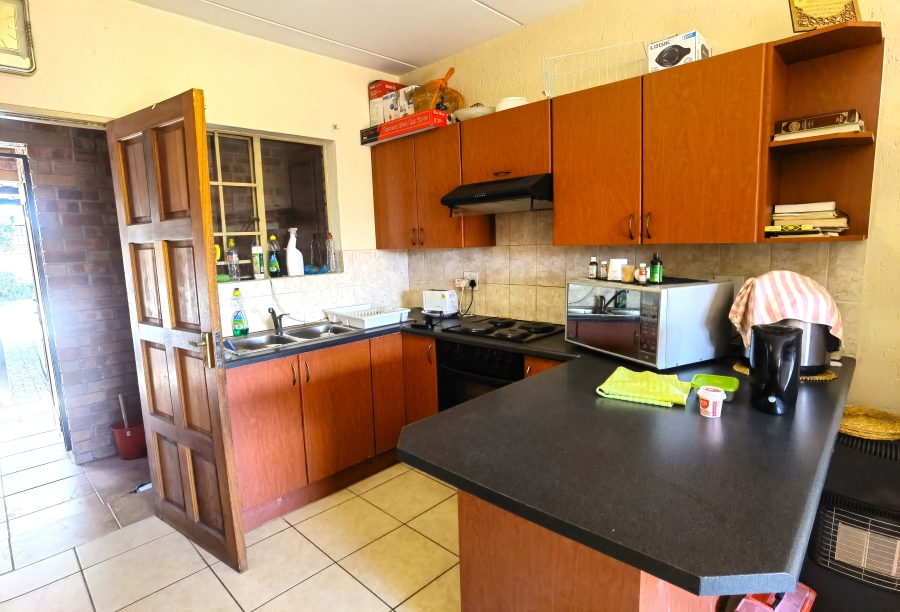 2 Bedroom Property for Sale in Heuwelsig Estate Gauteng