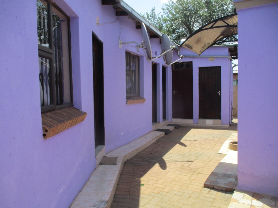 3 Bedroom Property for Sale in Tshepisong Gauteng