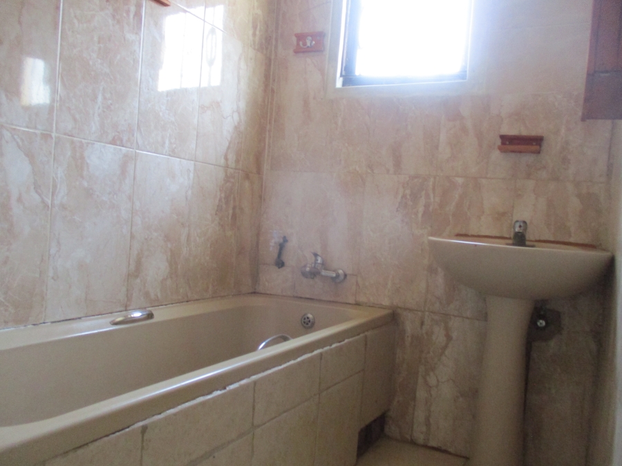 3 Bedroom Property for Sale in Tshepisong Gauteng