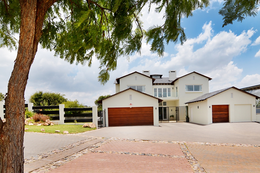 To Let 4 Bedroom Property for Rent in Waterfall Country Estate Gauteng