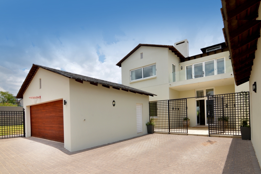 To Let 4 Bedroom Property for Rent in Waterfall Country Estate Gauteng