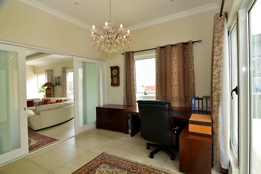 To Let 4 Bedroom Property for Rent in Waterfall Country Estate Gauteng