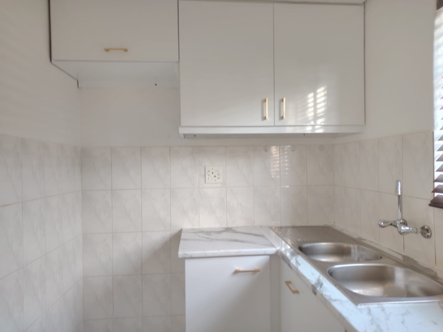 2 Bedroom Property for Sale in Vorna Valley Gauteng