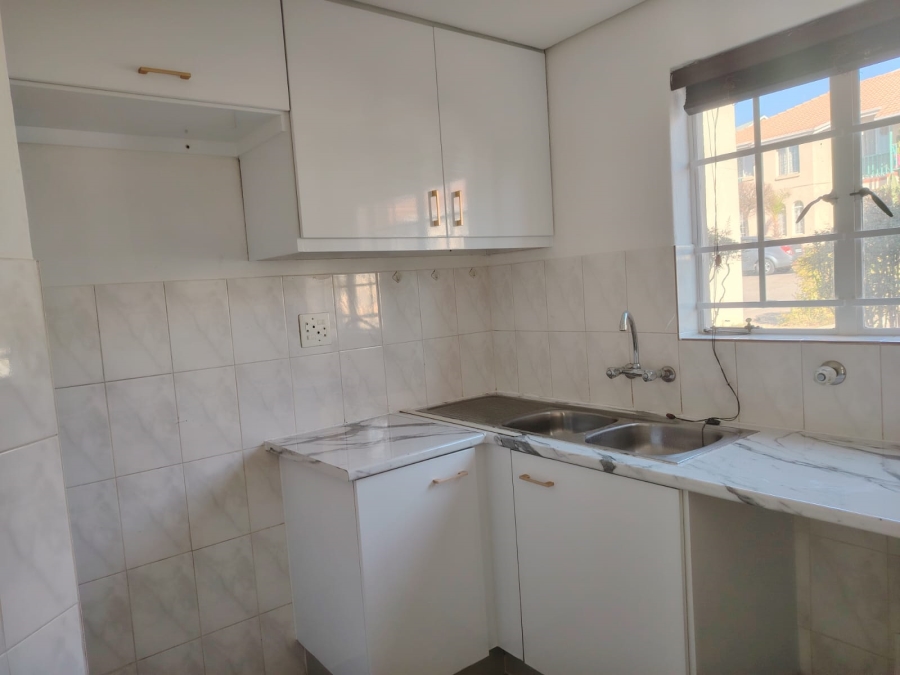 2 Bedroom Property for Sale in Vorna Valley Gauteng