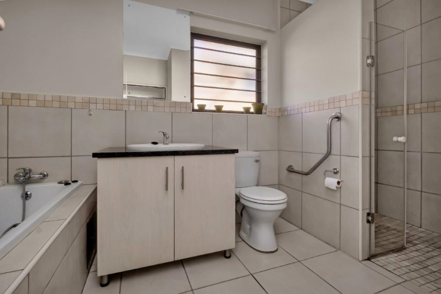 2 Bedroom Property for Sale in Olivedale Gauteng