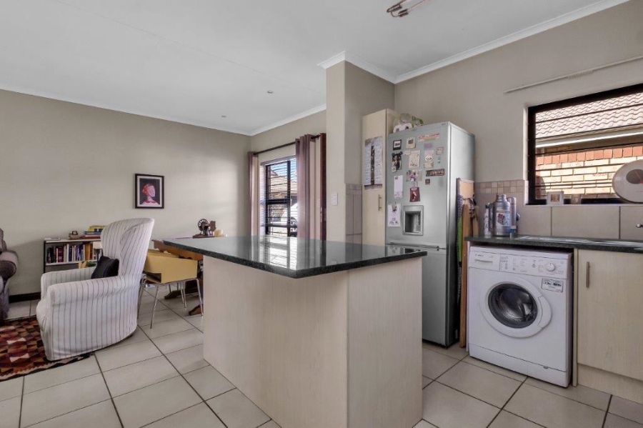 2 Bedroom Property for Sale in Olivedale Gauteng