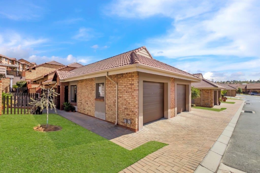 2 Bedroom Property for Sale in Olivedale Gauteng